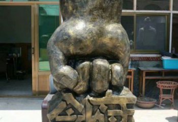 九臺握拳雕塑訂做，歐式風(fēng)格，玻璃鋼握拳雕塑廠家選定