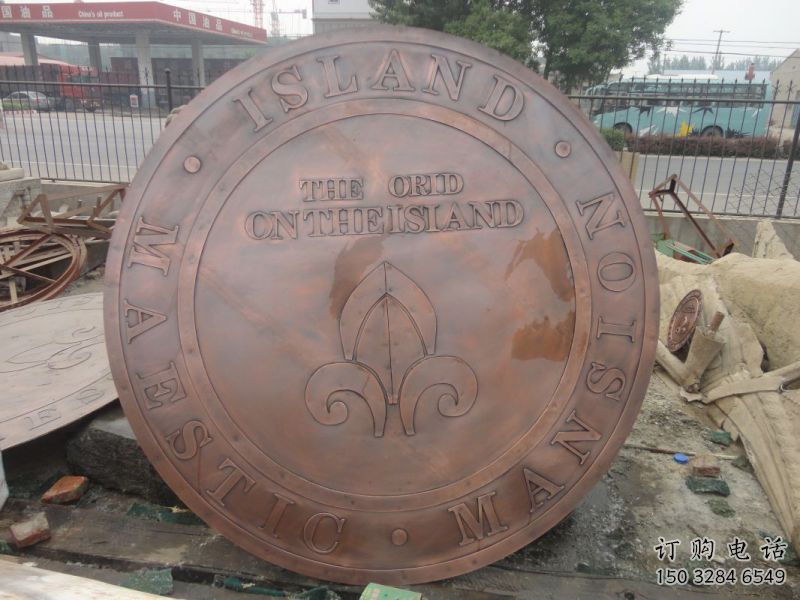 寬城彩繪校徽雕塑