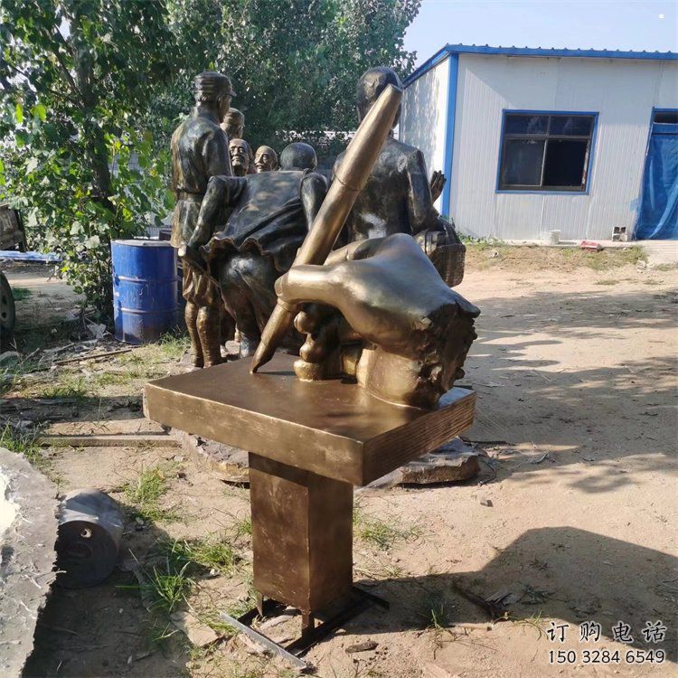 鞍山手握鋼筆雕塑，街道標識，玻璃鋼手握鋼筆雕塑廠家