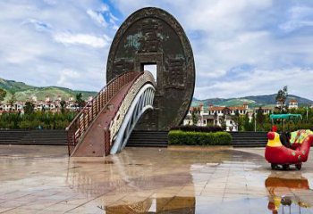 拉薩市步行街古幣雕塑