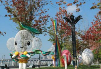 麗江戶外鏤空卡通雕塑供應，花園小品，鐵藝卡通雕塑展品